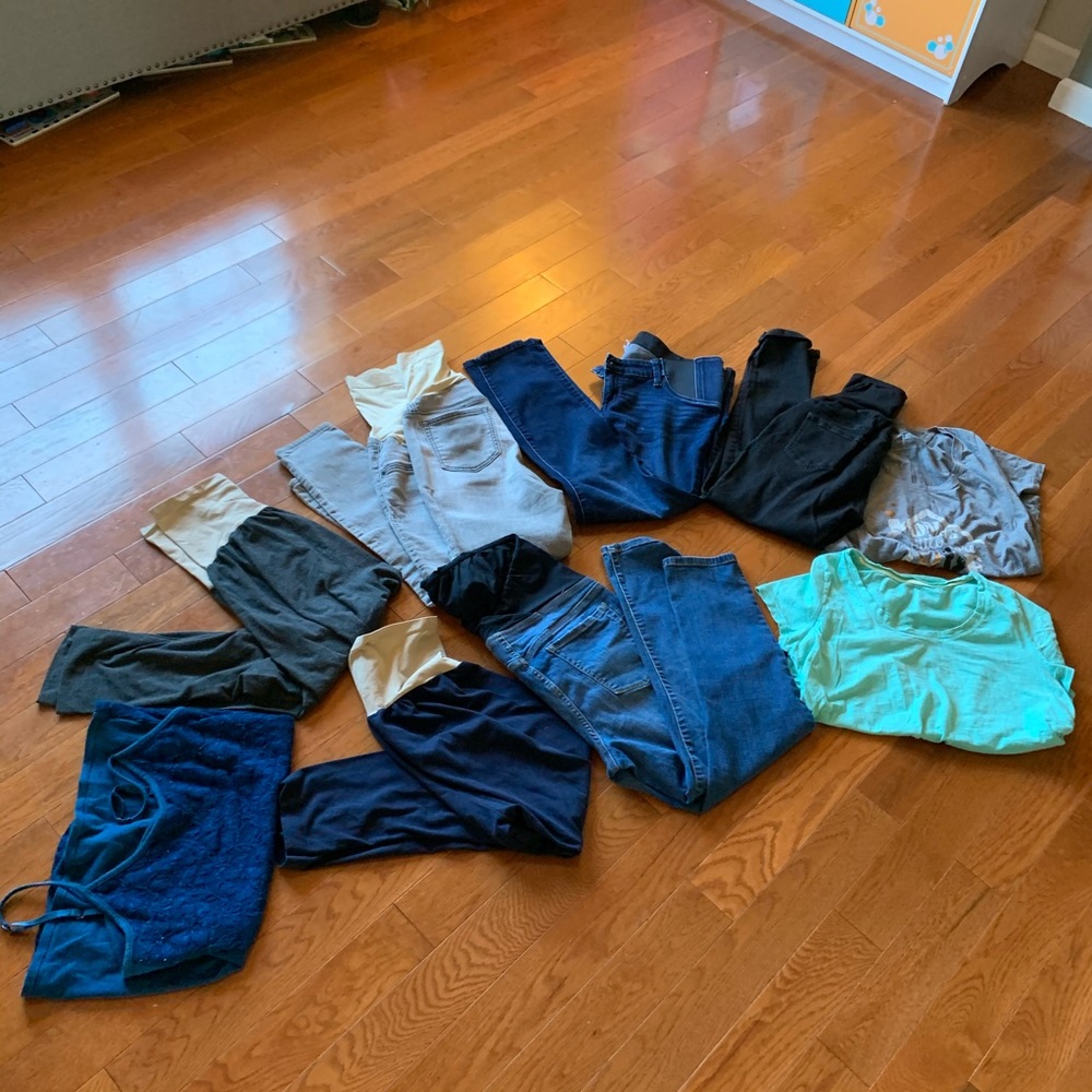 Maternity size large mystery bundle jeggings+more